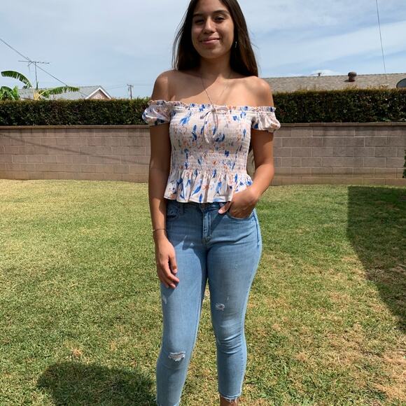 BCBGeneration Cream Floral off the shoulders top Size Medium - Picture 2 of 11